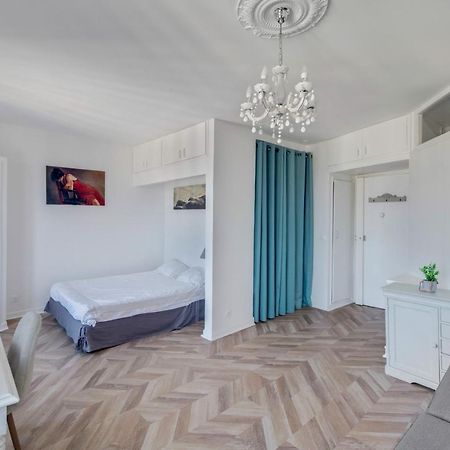 Le Milady- Versailles Bagian luar foto