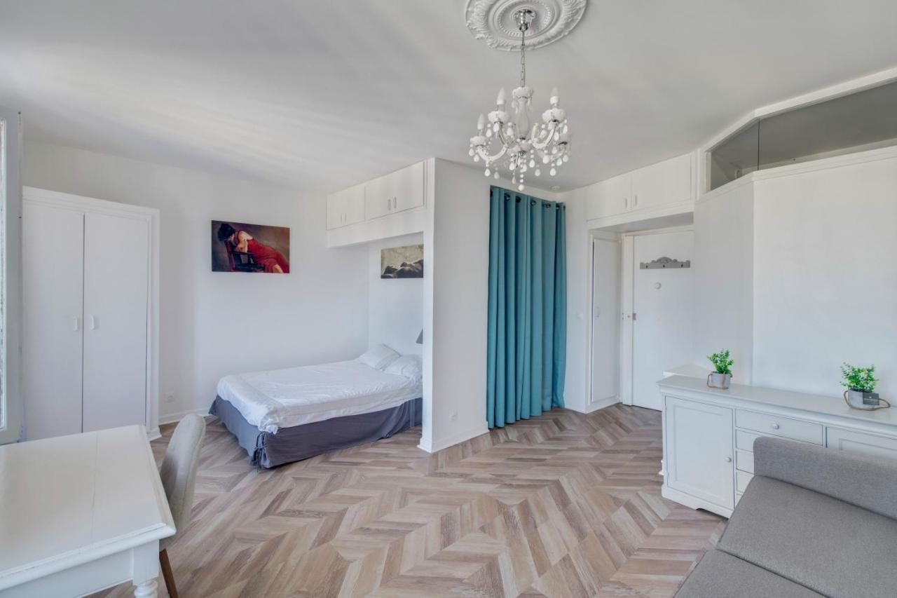 Le Milady- Versailles Bagian luar foto