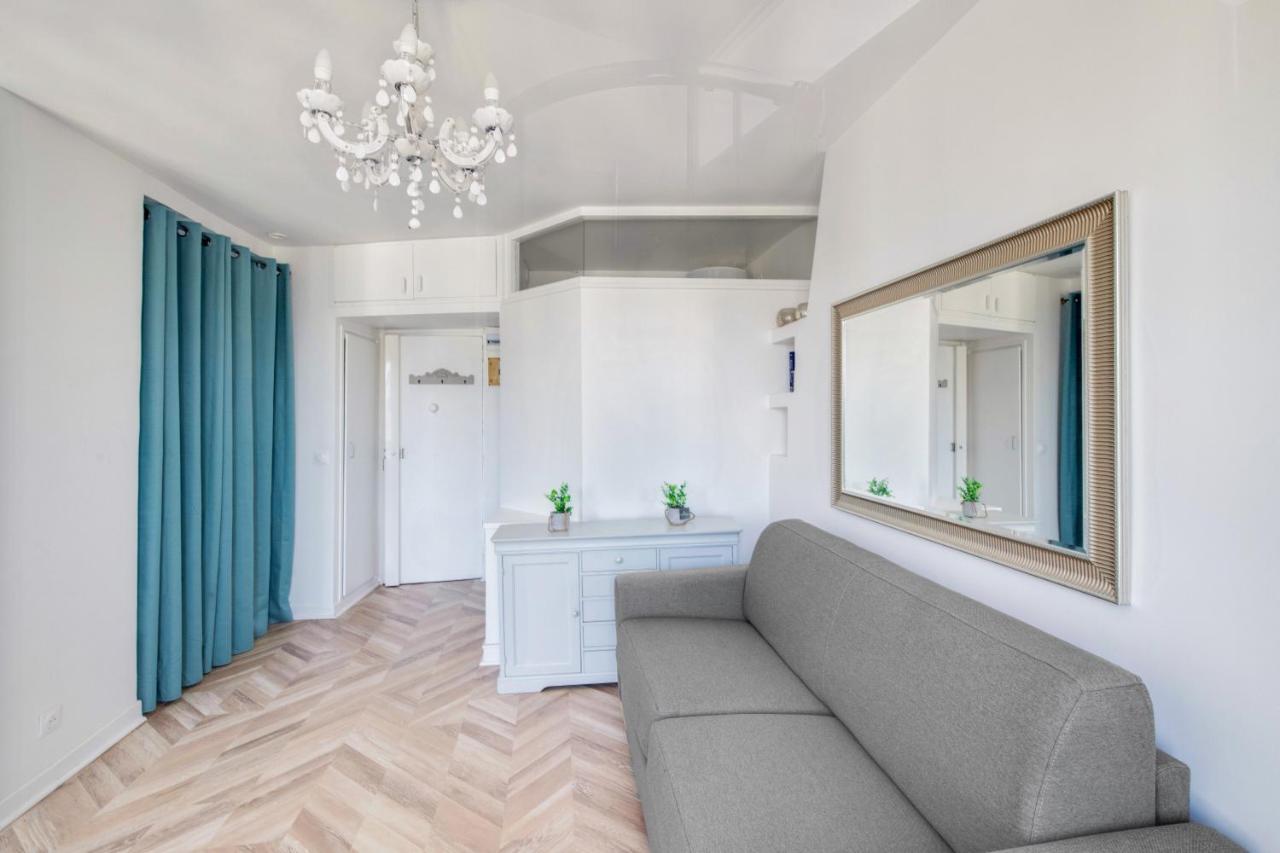 Le Milady- Versailles Bagian luar foto